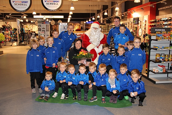 Bambinis besuchen Intersport Schoell