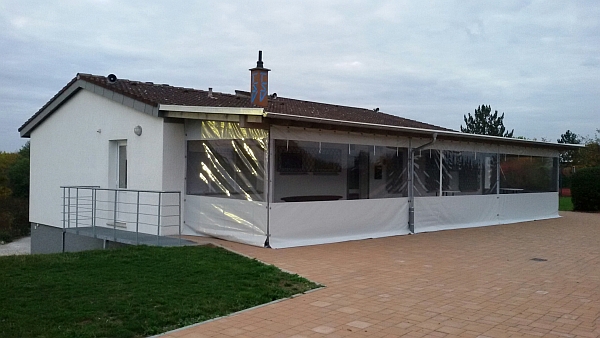 Neues Vordach bietet mehr Platz für Gäste
