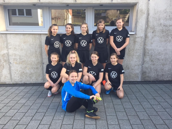 C-Juniorinnen in neuen VW-Trikots
