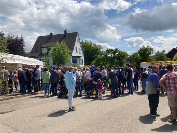 Grillstand zusammen mit den Landfrauen