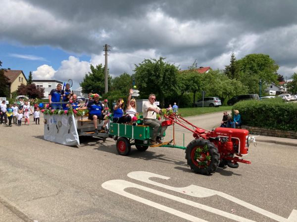 Umzug an Pfingstmontag